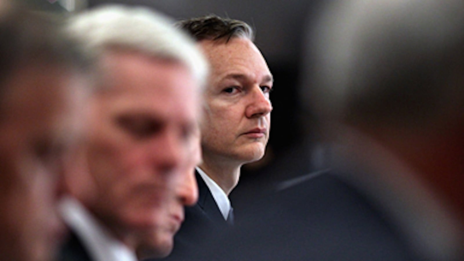 articles/2010/12/01/julian-assange-should-espionage-act-be-used-against-him/carter-assange_144619_r4nlvc