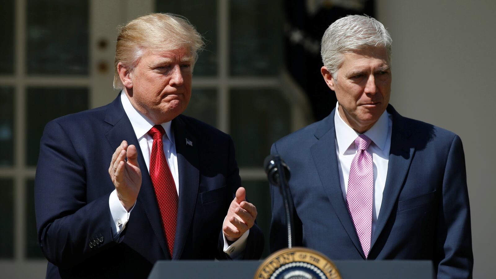 cheats/2017/04/24/trump-scrubs-dinner-with-scotus-justices/170424-trump-scotus-dinner-cheat_ayix6p
