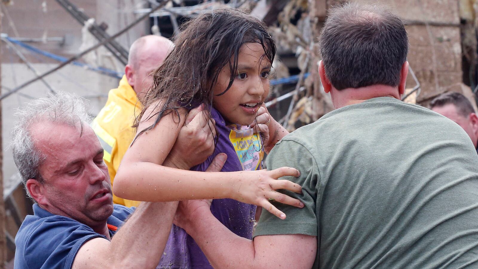 cheats/2013/05/21/report-91-killed-in-moore/130521-ok-91-dead-cheat_mkwvty