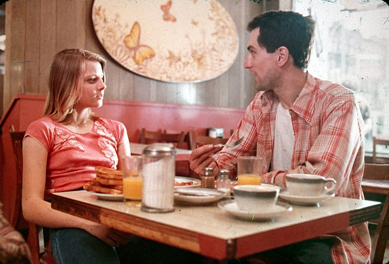 Jodie Foster and Robert Di Nero on the set of "Taxi Driver"