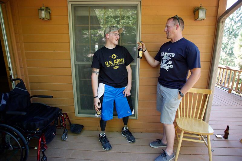 galleries/2014/08/02/the-road-home-from-an-ied-to-idaho-photos/140801-wounded-soldier-8_y9zzrs