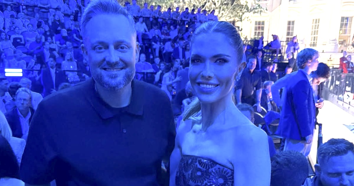 MAGA Royalty Posts Cozy Photo With ‘I’m Not Political’ Comedian