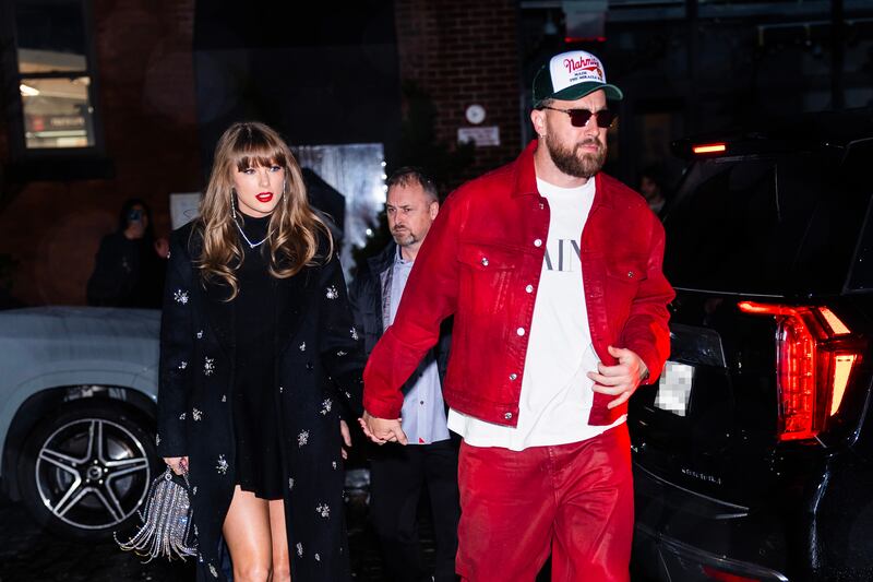 NEW YORK, NEW YORK - DECEMBER 28: Taylor Swift (L) and Travis Kelce are seen in the Meatpacking District on December 28, 2024 in New York City.