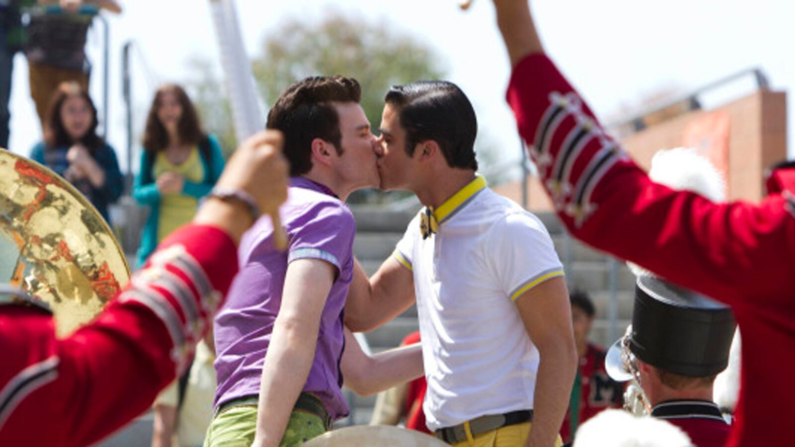 articles/2013/10/16/50-shades-of-fall-tv-new-girl-scandal-and-more-television-fan-fiction/131015-kumar-fan-fiction-tease_wxhvyd