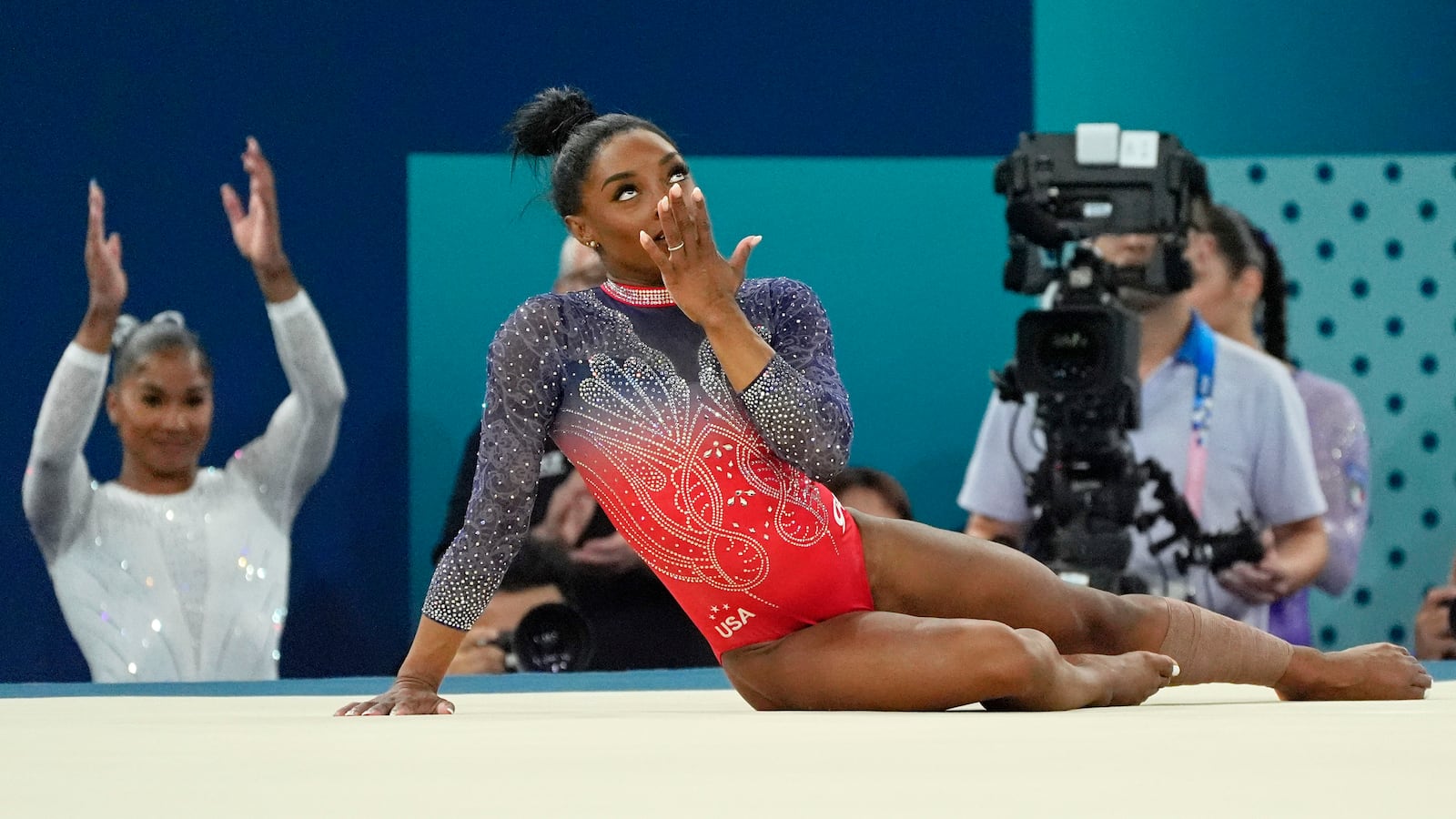 Simone Biles won silver on the floor.