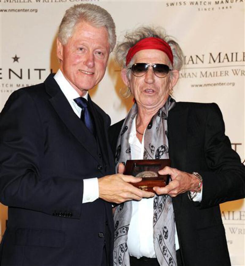 galleries/2011/11/09/keith-richards-and-bill-clinton-at-2011-normal-mailer-gala-photos/mailer-gala-bill-keith-award_zm8tr8