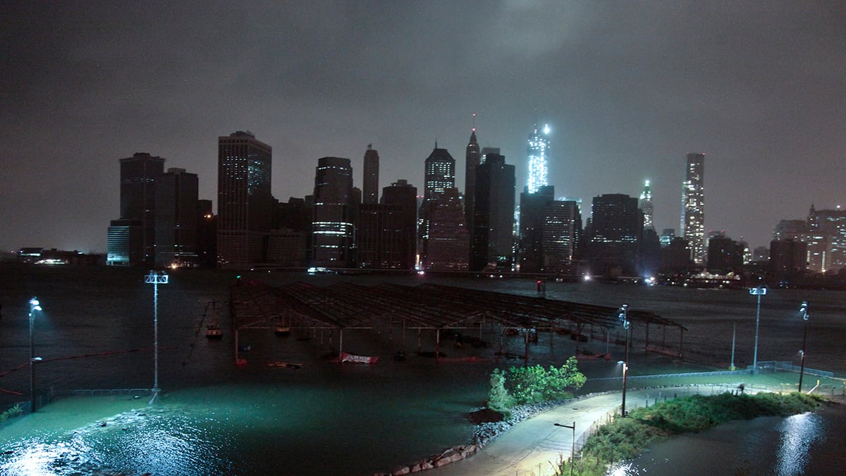 cheats/2012/11/05/nor-easter-headed-for-east-coast0/zeitlin-longreads-1103-tease_g2k8cx