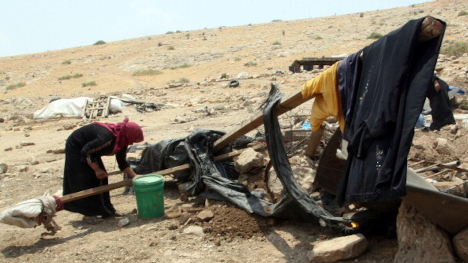 articles/2012/09/17/isaac-ishmael-and-burying-the-hatchet/susiya-desert-openz_fuqwgm