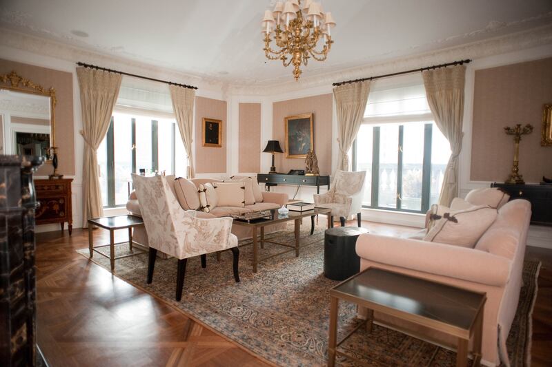 galleries/2013/05/08/it-costs-how-much-12-crazy-expensive-hotel-suites-photos/130507-st-regis-new-york_vjonj1