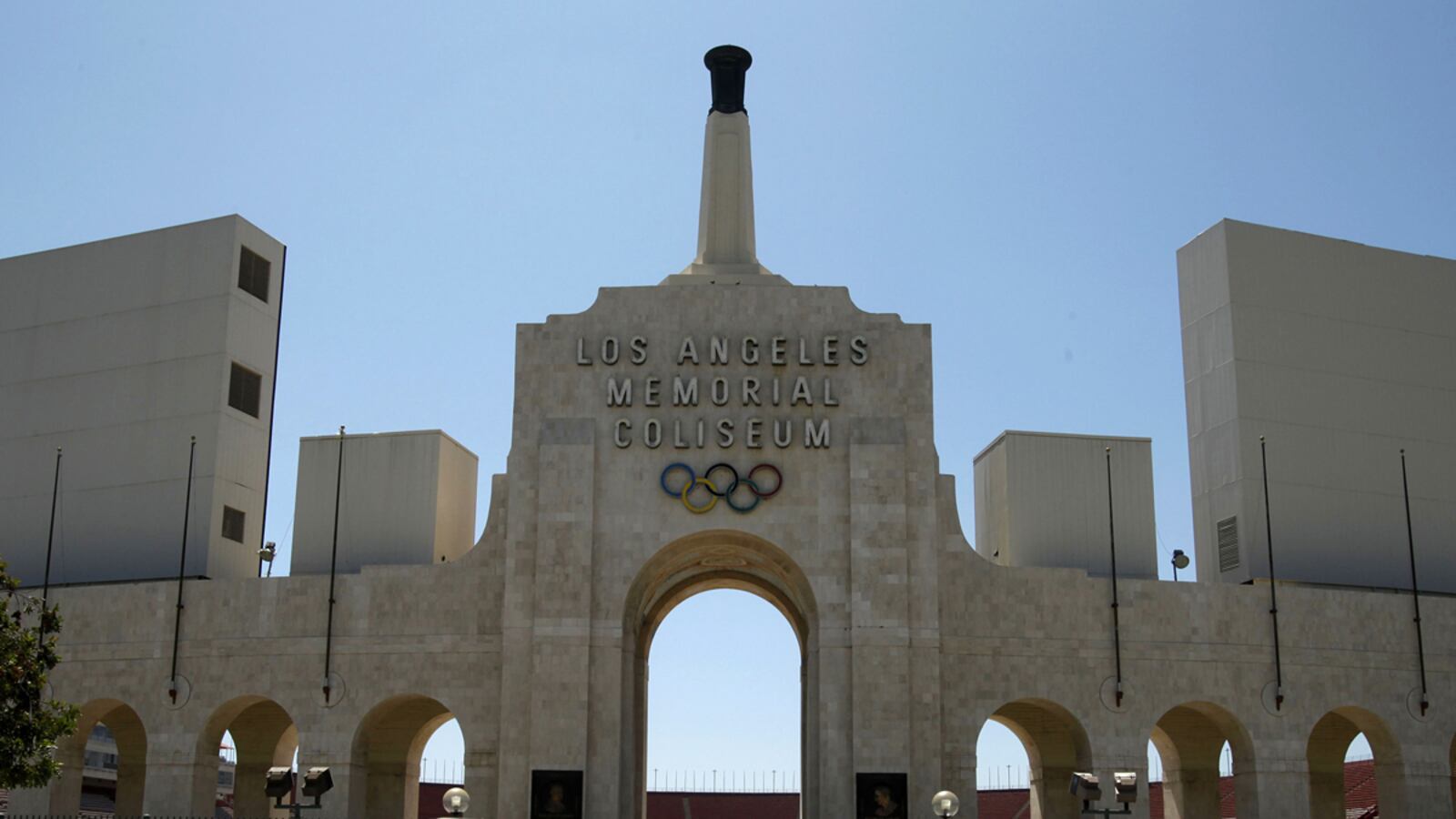 cheats/2012/05/30/porno-filmed-at-coliseum/los-angeles-coliseum-cheat_j48kat