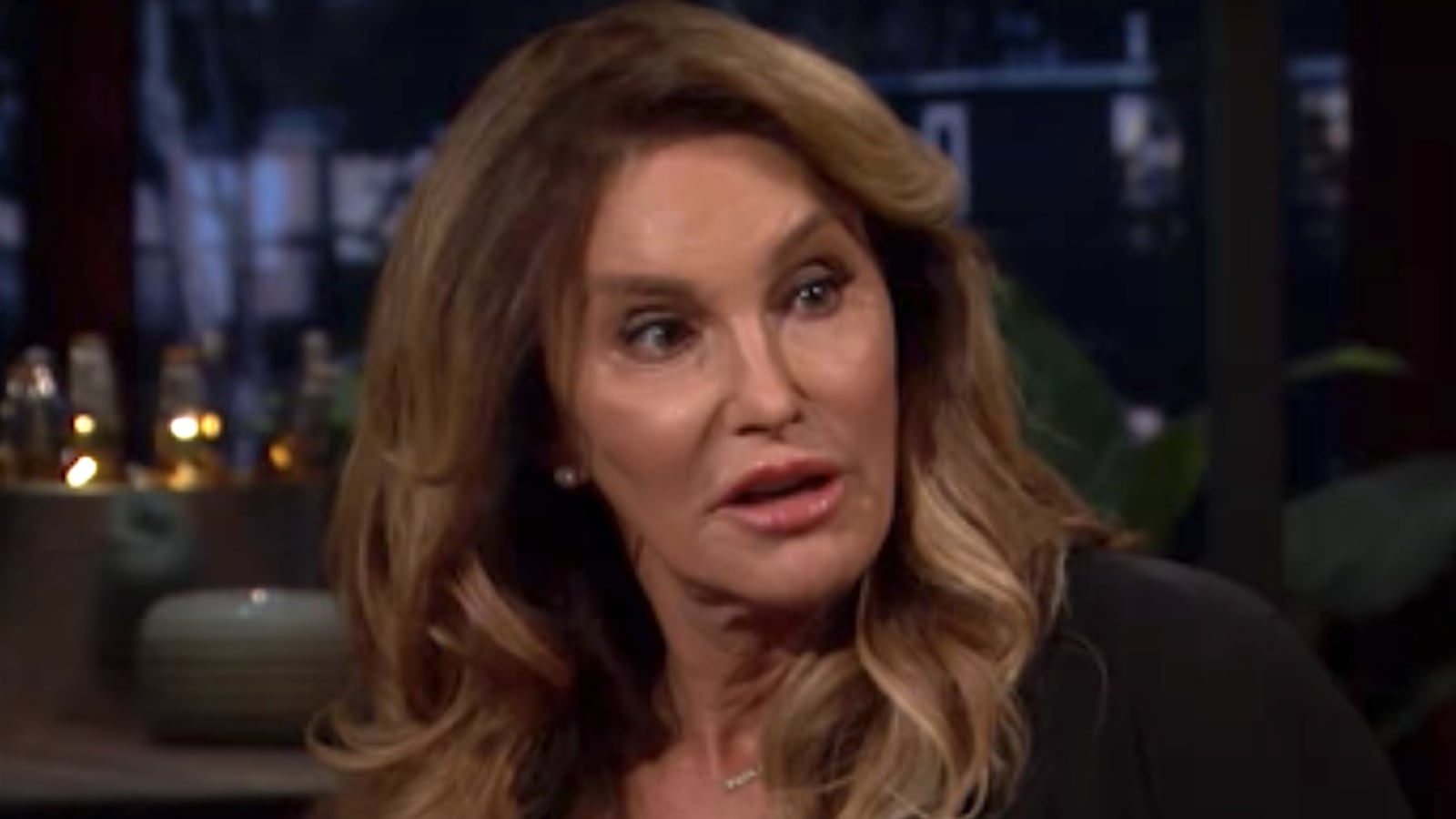 articles/2016/08/04/caitlyn-jenner-to-bill-simmons-not-ready-to-outwardly-support-trump/160803-wilstein-kaitlyn-jenner-republican-tease_lsiwcj