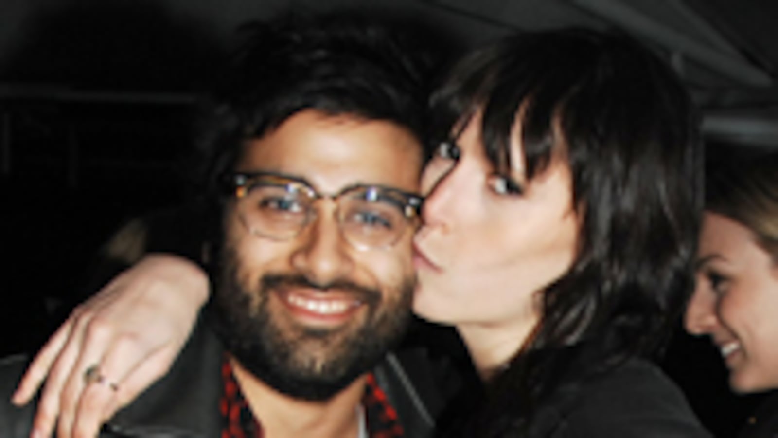 articles/2010/09/04/social-kissing-rules/kissing---shah_nfbekk