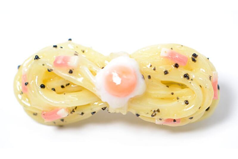 galleries/2013/04/01/japanese-company-fake-food-hatanaka-makes-food-jewelry-and-headbands/130328-hatanaka-carbonara-barrette_x5cxbm