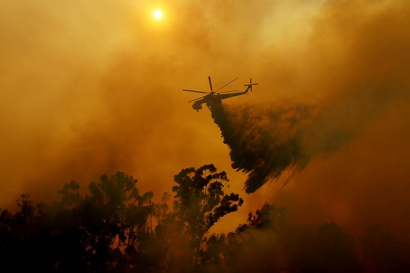 galleries/2014/05/15/wildfires-ravage-southern-california-photos/140715-cali-fires-gal08_odtoxx