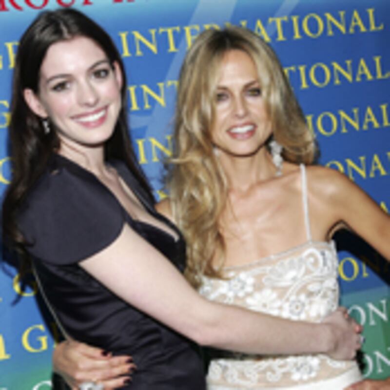 articles/2009/02/20/battle-of-the-oscar-stylists/ginsberg-stylists_15147_mypqba