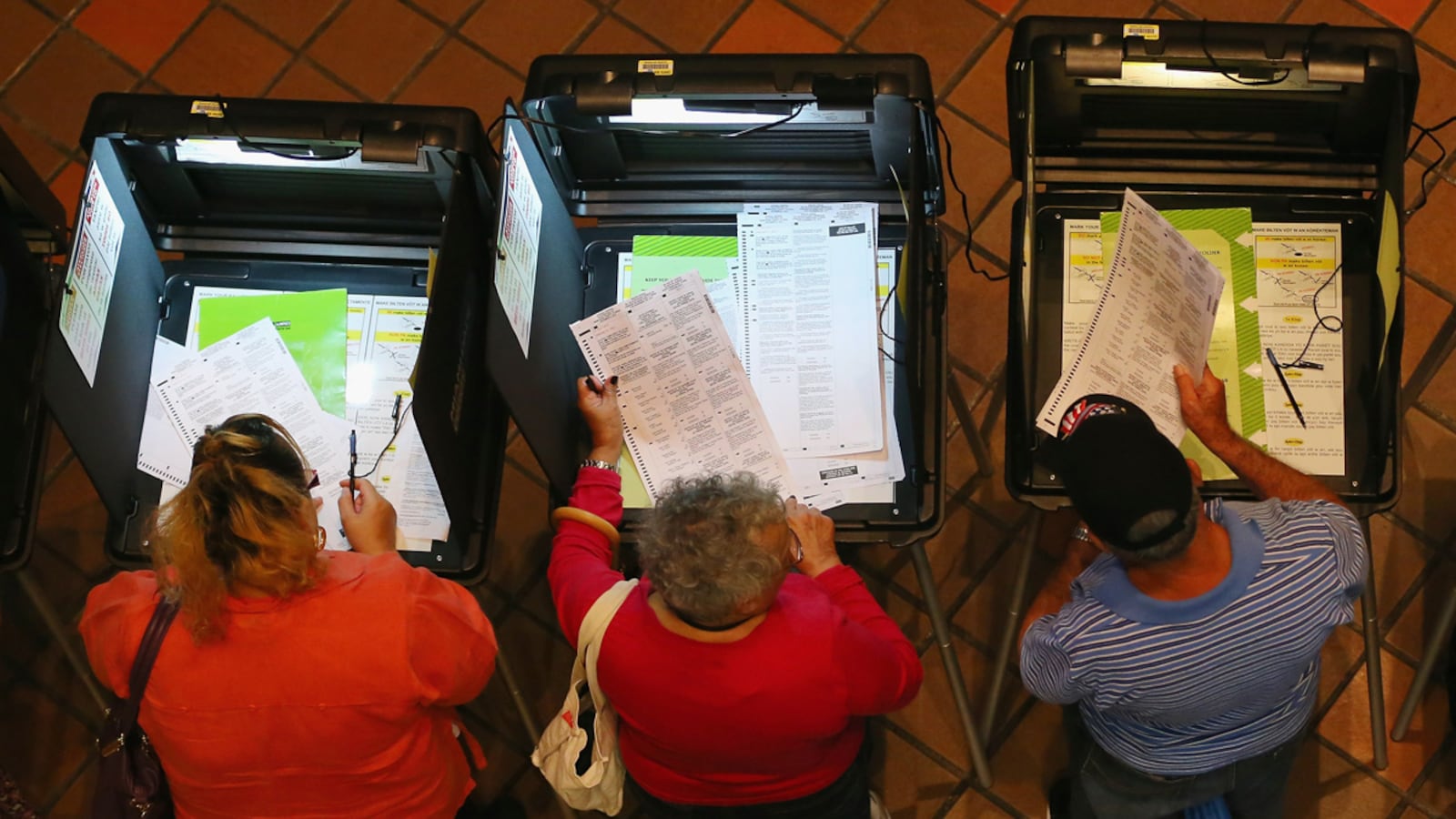 cheats/2012/10/31/poll-voters-think-obama-will-win/polls-obama-favor-voters-cheat_zdskdj