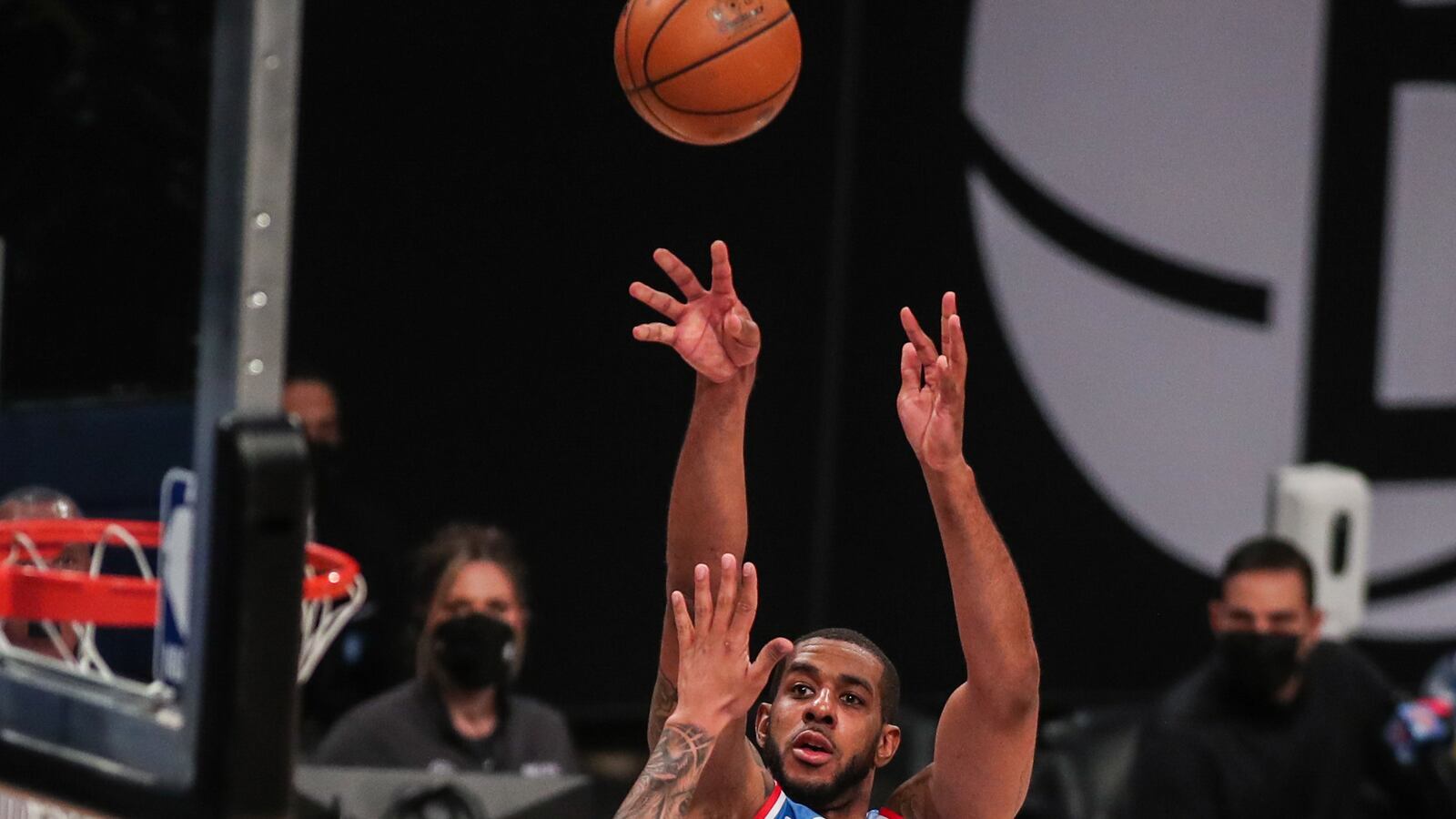 2021-04-07T092115Z_1382335518_MT1USATODAY15857710_RTRMADP_3_NBA-CHARLOTTE-HORNETS-AT-BROOKLYN-NETS_jtgi40