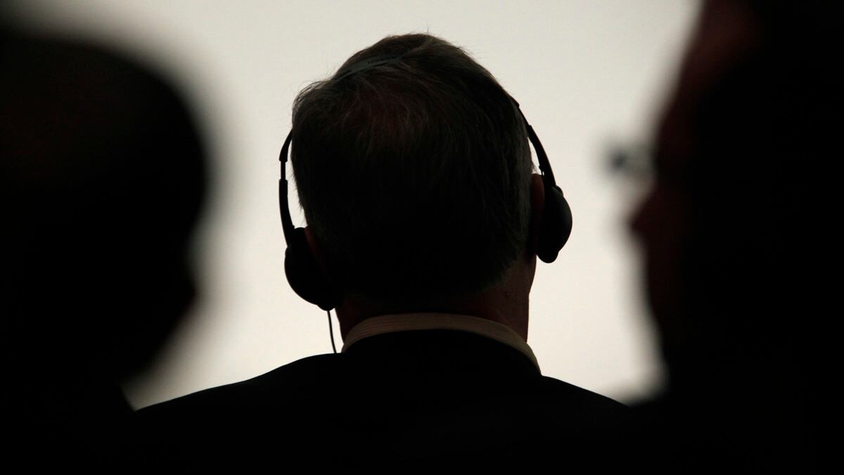 cheats/2012/01/17/headphone-wearing-pedestrian-deaths-up/headphones-pedestrians-cs_etwlfy