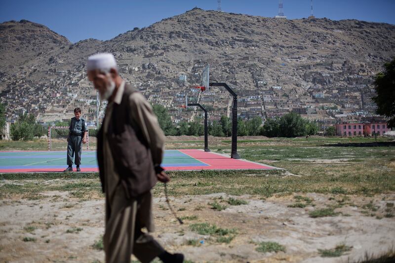 galleries/2014/02/16/afghanistan-s-michael-jordan-photos/140215-afghanistan-bball11_lj6zlc
