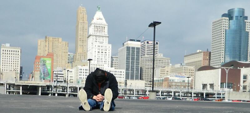 galleries/2012/02/08/bradying-photos-football-fans-imitate-tom-brady-s-super-bowl-pout-photos/bradying-gal-2_e0w6vc