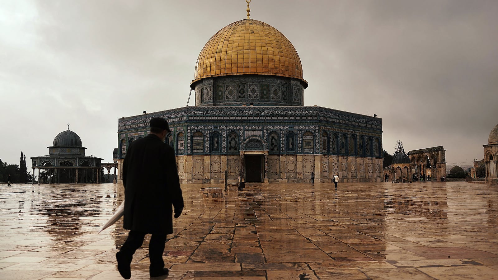 190210-Zeveloff-temple-mount-hero_yvskfd