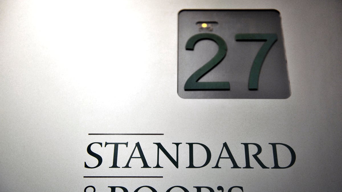 articles/2011/07/27/debt-ceiling-unaccountable-credit-ratings-agencies-go-rogue/credit-rating-agencies-Karabell_f3vwxh