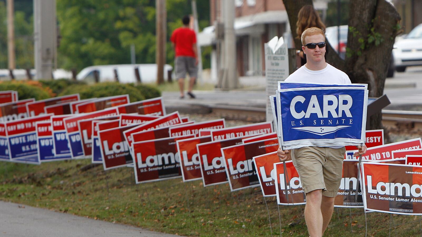 articles/2014/08/06/tennessee-s-sketchy-tea-party-super-pac/140805-murphy-alexander-tease_szd9a9