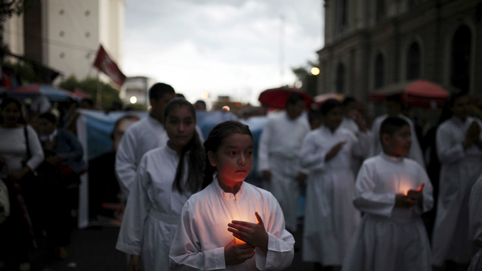 cheats/2015/11/26/el-salvador-priest-suspended-for-abuse/151126-el-salvador-priest-suspended-sex-abuse-cheat_qj0dnh