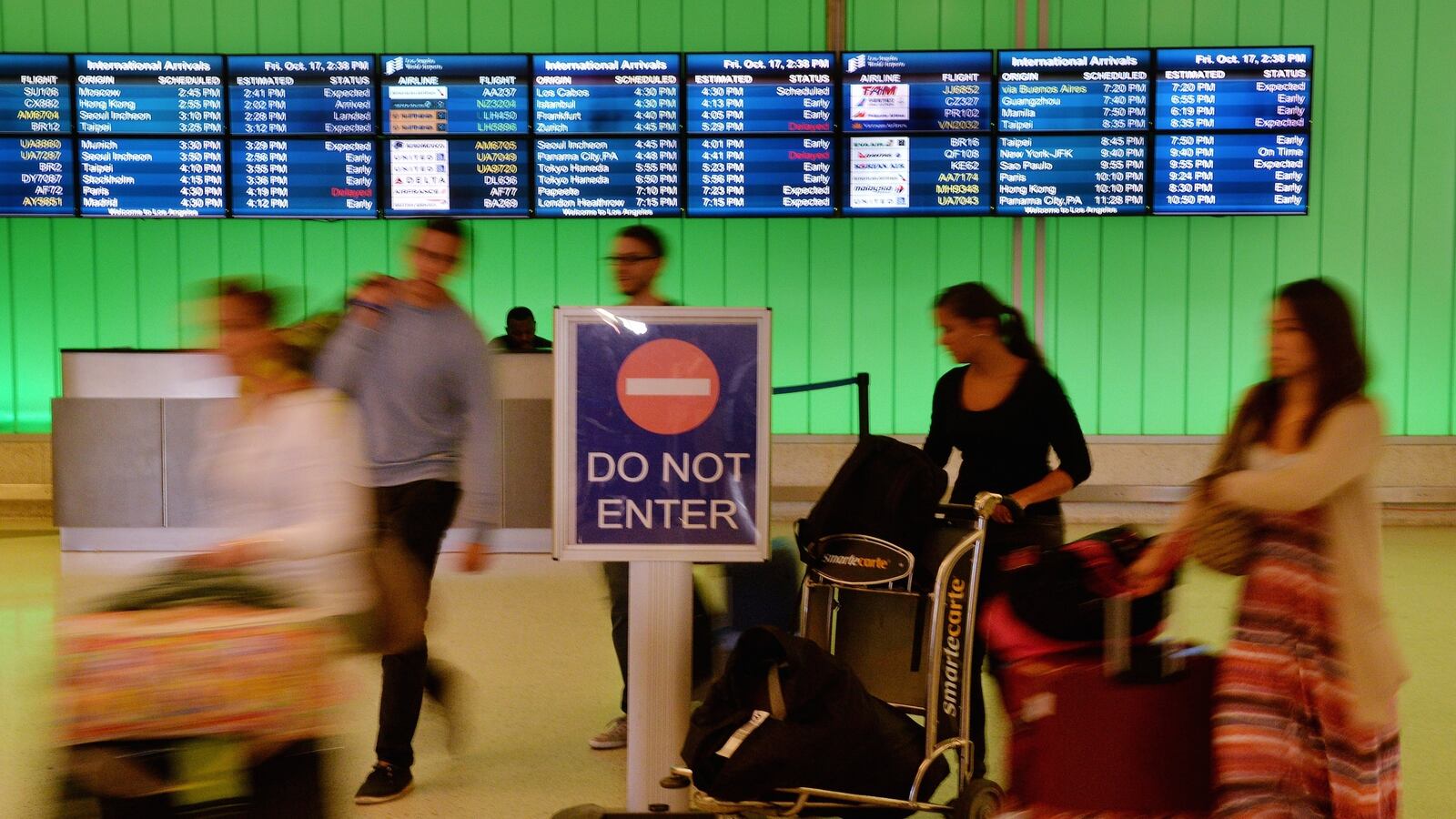 cheats/2014/10/28/australia-shuts-out-countries-with-ebola/141028-australia-ebola-visa-cheat_fazru7