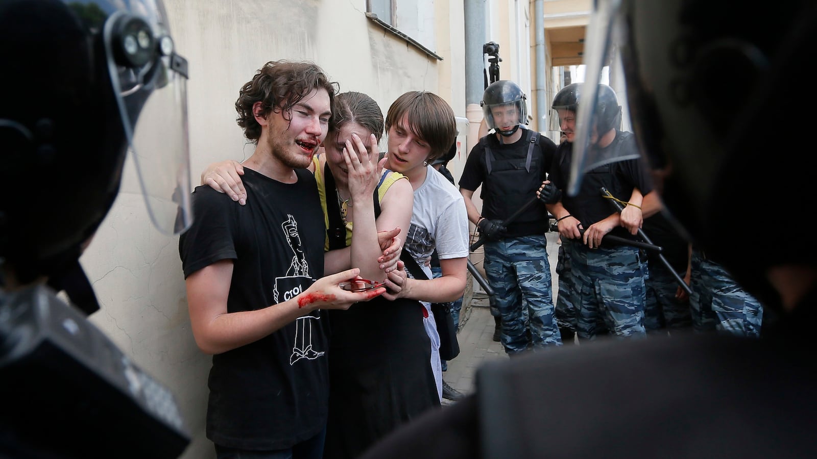 articles/2014/06/09/homophobia-in-russia-is-taking-a-kafkaesque-turn/140608-michaelson-russia-lgbt-tease_ywt77x