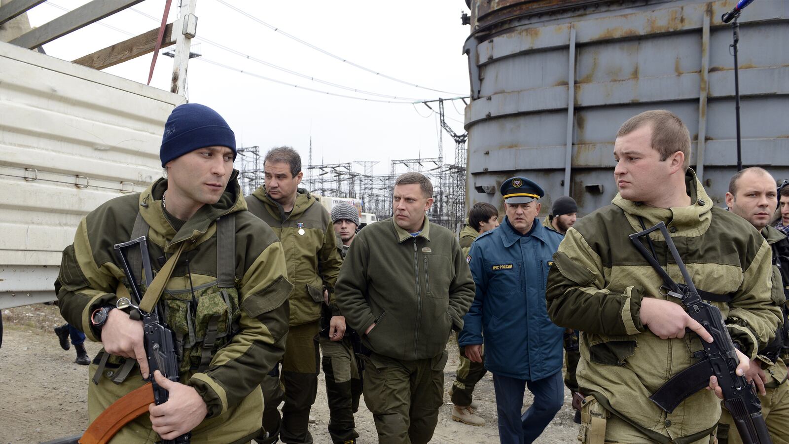 articles/2014/11/17/eastern-ukraine-braces-for-full-scale-war/141116-dettmer-donetsk-tease_kkvmxw