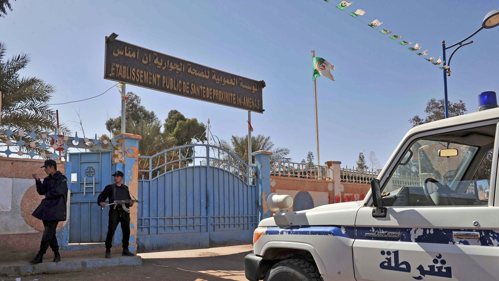 cheats/2013/01/21/five-hostage-takers-alive/130121-algeria-hostages-cheat_nunfsl