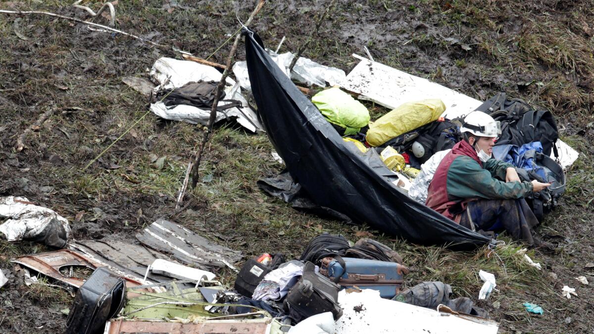 cheats/2016/12/01/pilots-begged-controllers-for-emergency-landing/161201-plane-crash-cheat_qjhdsc