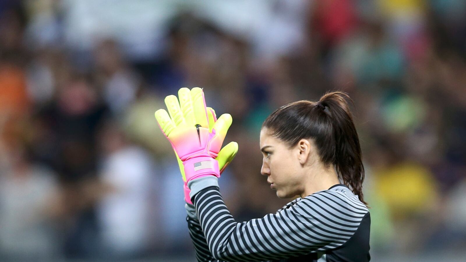 articles/2016/08/09/hope-solo-gets-booed-at-the-rio-2016-olympic-games-but-keeps-her-eyes-on-the-prize/160808-olympics-hope-solo-tease_a6xohl
