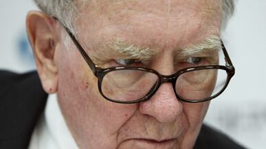 articles/2011/04/01/warren-buffett-how-he-can-repair-his-image/sonnenfeld-buffett_170715_ktg5lo