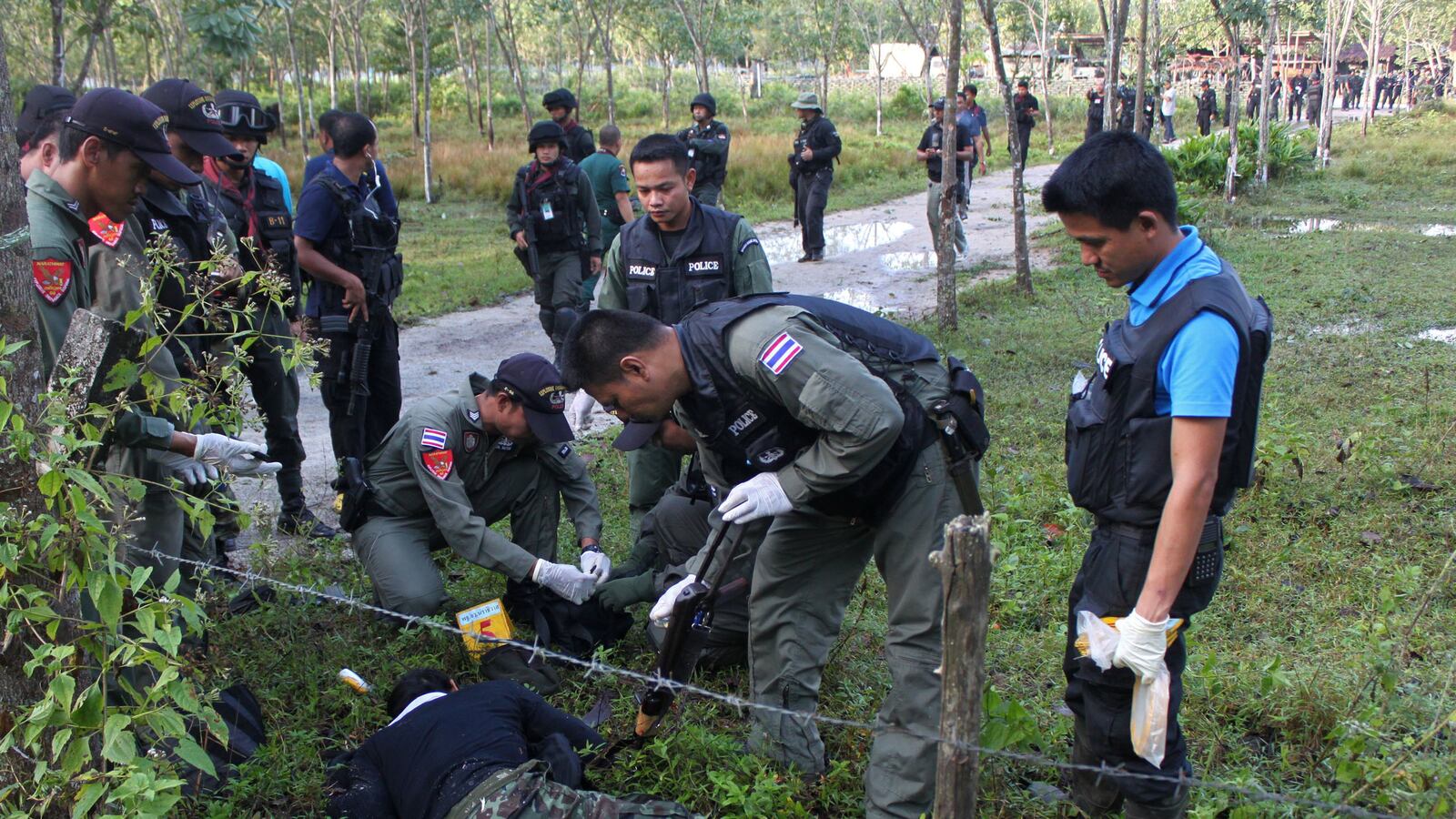 cheats/2013/02/13/thai-insurgents-attack-base/130213-thailand-insurgents-cheat_f0o5q9