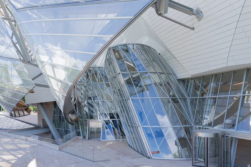galleries/2014/10/27/frank-gehry-s-fondation-louis-vuitton-building-opens-photos/141024-ghery-paris-4_jjjqez