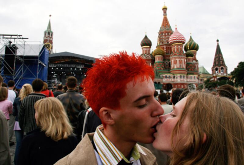 articles/2008/12/06/have-a-baby-win-a-car/vyadro-russian-romance_6864_rm9khv