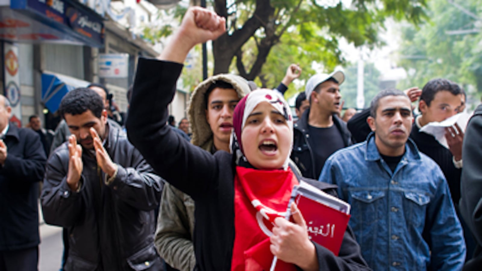 articles/2011/01/19/tunisia-shows-democracy-can-spread-without-america/beinart-tunisia_153939_lpa4zq
