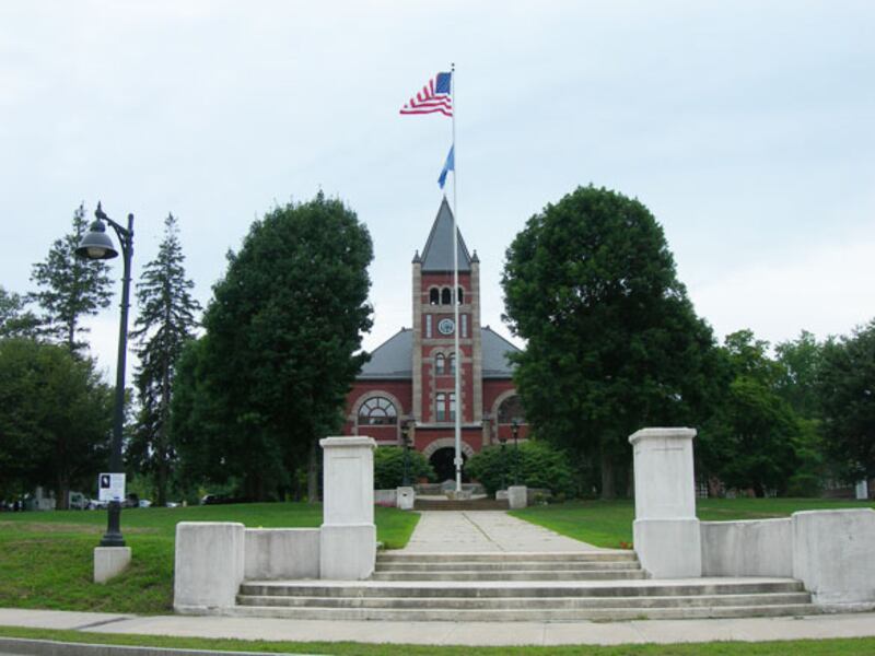 galleries/2010/12/11/druggiest-colleges/druggiest-colleges---university-of-new-hampshire_olrtln