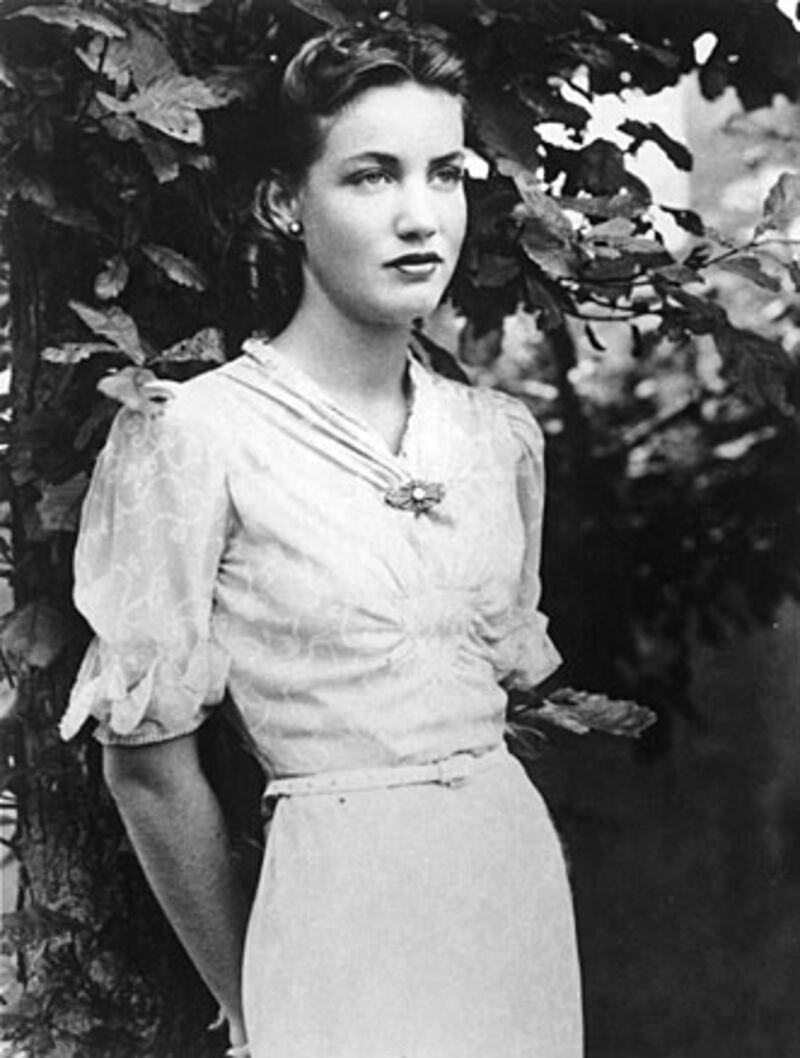 galleries/2009/03/19/grey-gardens/grey-gardens---2_gnce1q