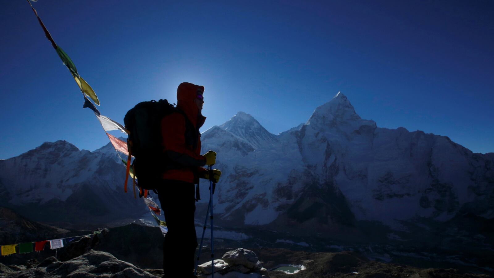 cheats/2016/05/23/3-mt-everest-climbers-die-in-3-days/160532-everest-cheat_uswgh4