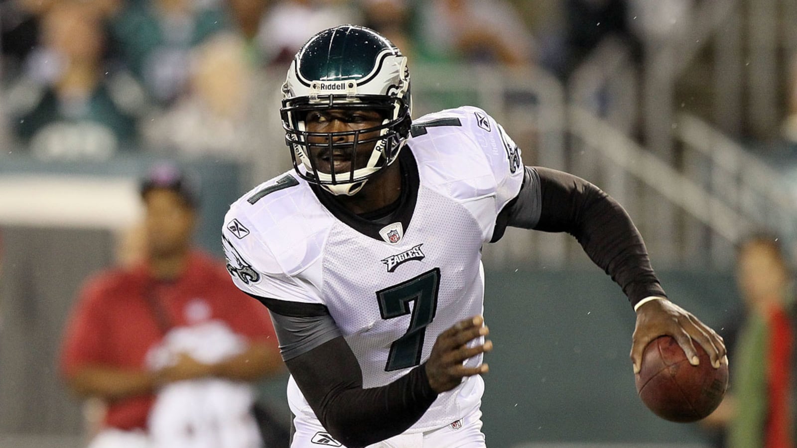 articles/2011/09/16/michael-vick-s-transformation-for-the-philadelphia-eagles/michael-vick-barra_xwsdrz