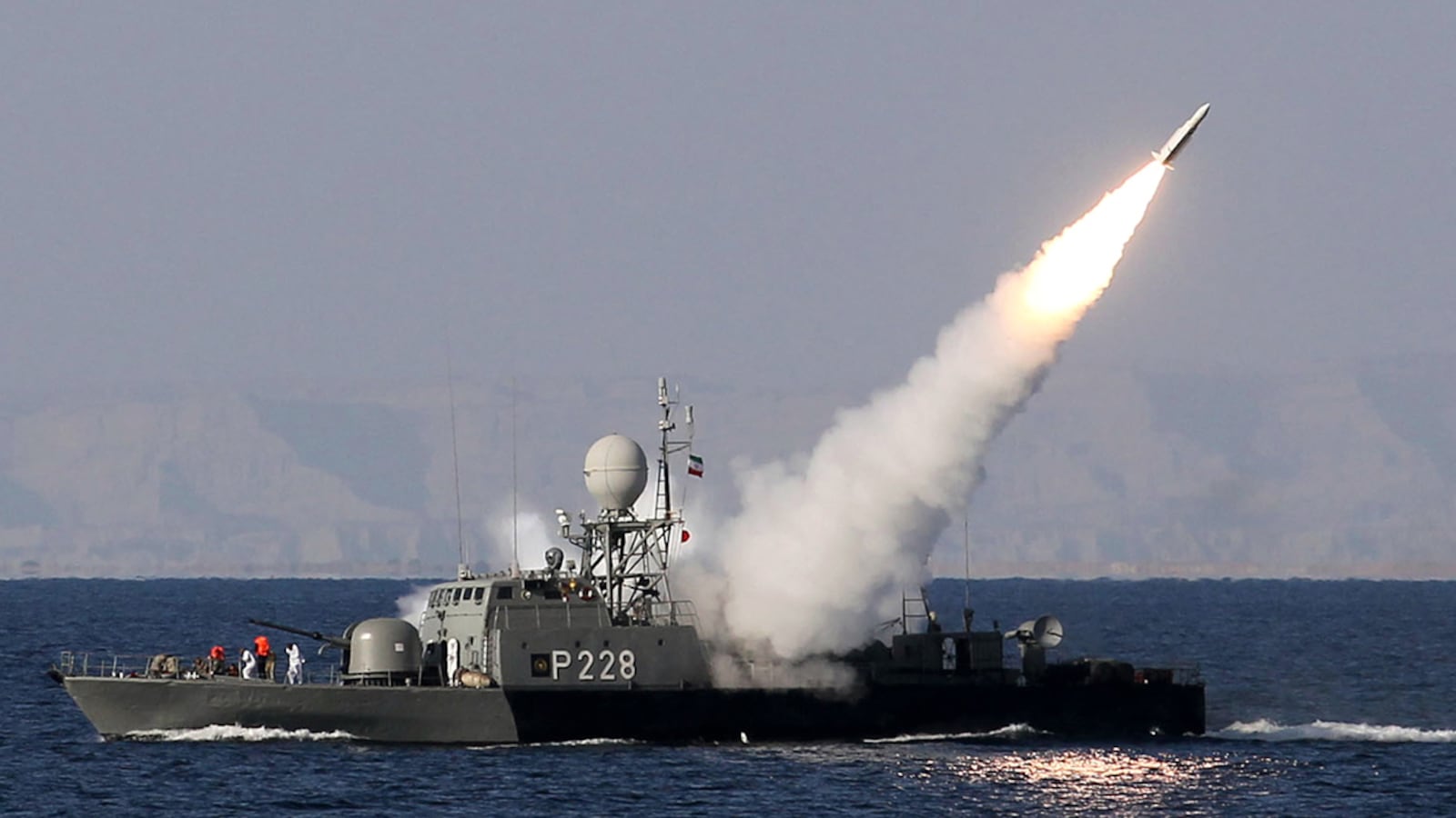 cheats/2012/01/12/obama-sends-iran-s-ayatollah-warning/iran-test-fires-missile-could-hit-us-base-cs_efxnkg