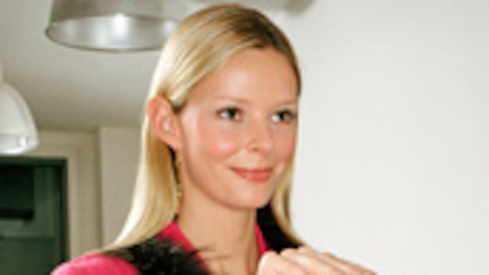 articles/2009/11/11/7-signs-youre-a-shopaholic/eisenberg-shopaholic_61684_yz24v5