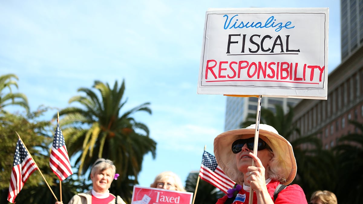 articles/2011/07/01/u-s-budget-debate-tea-party-activist-groups-splinter-over-debt-ceiling-fight/tea-party-tax-murphy_rkfr6n