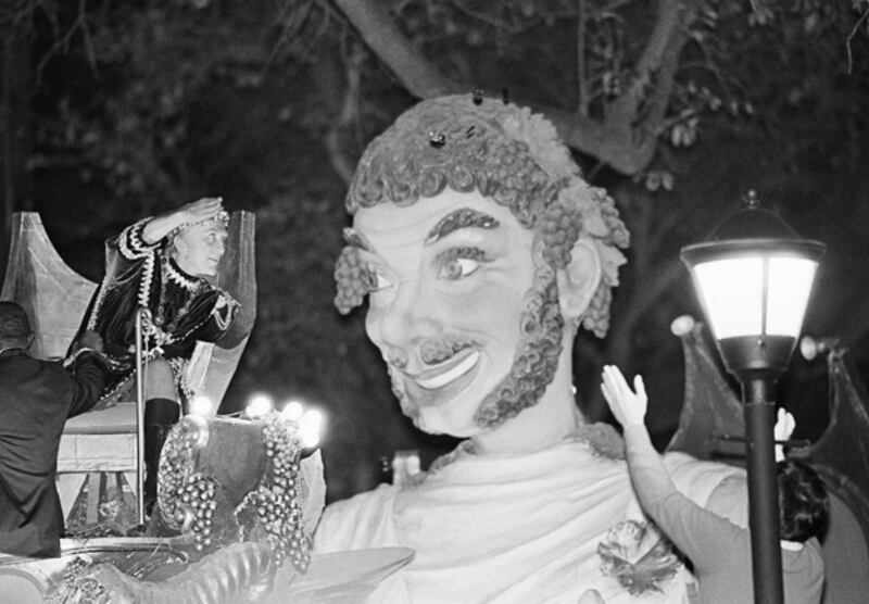 galleries/2010/02/16/mardi-gras/mardi-gras---douglas_bm6ipi