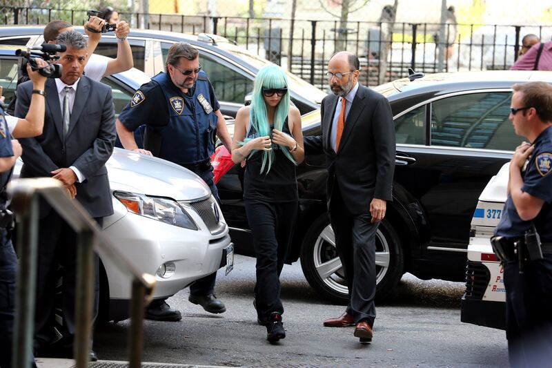 galleries/2013/12/20/biggest-celebrity-scandals-of-2013-miley-twerks-beyonce-lip-syncs-and-more/131216-bynes-celebrity_scandals_klolfe