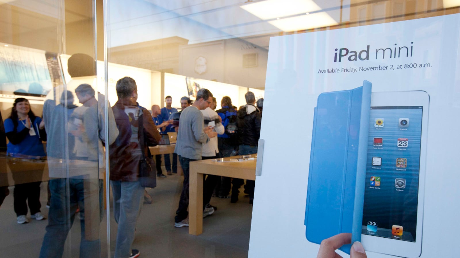 cheats/2012/11/02/800-line-up-at-n-y-apple-store/ipad-mini-line-up-cheat_c0teqd