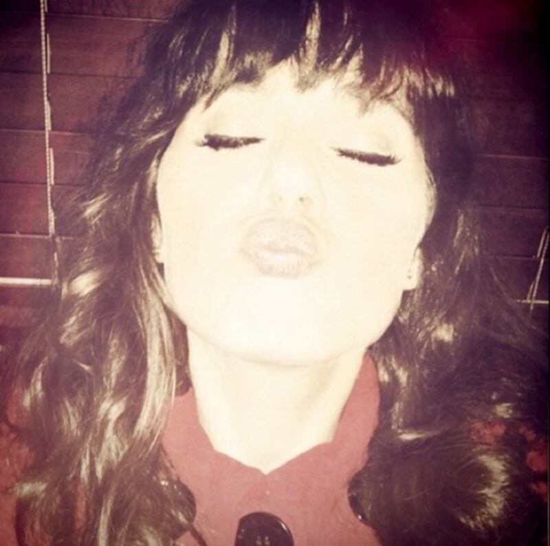 galleries/2011/12/04/taylor-swift-victorias-secret-and-more-celebrity-twitter-photos/celeb-twit-pics-zoey_i3phch